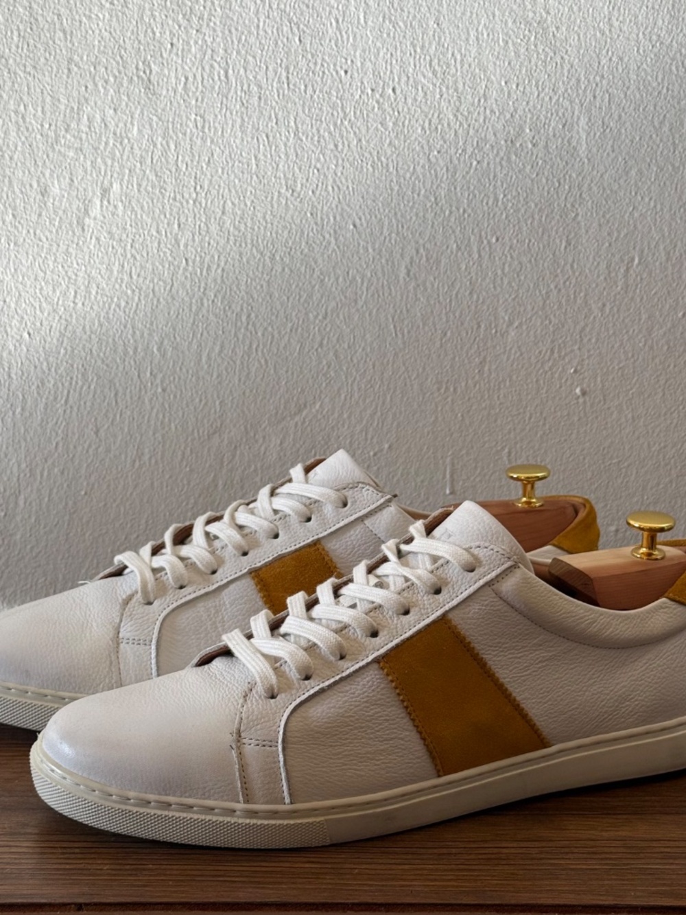 Allen Edmonds White Pebbled Leather Sneakers Men's Size 11.5 Casual Luxury Shoes